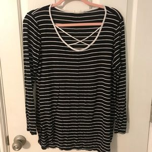 FINAL $ DROP a. Gain Cross Neck Striped Tee Large